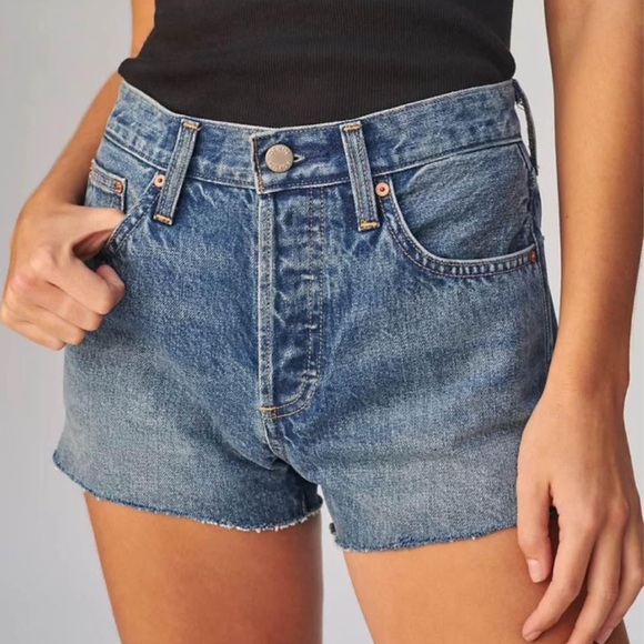 BNWT Aritzia the Yoko Short (size 27) - Picture 3 of 4